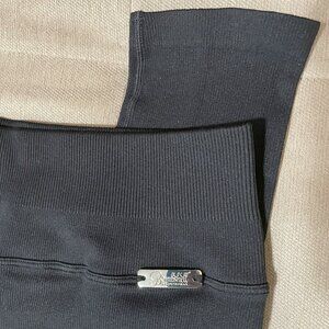 Bombshell Sportswear Seamless Leggings Size L/XL Black